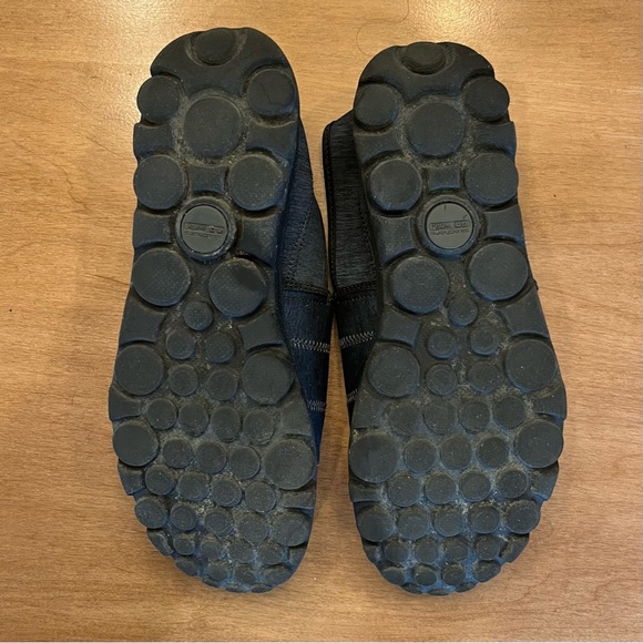 Denim slide-in walking shoes by Skechers - Picture 3 of 7